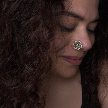 Emerald Star Jadau Nose Pin